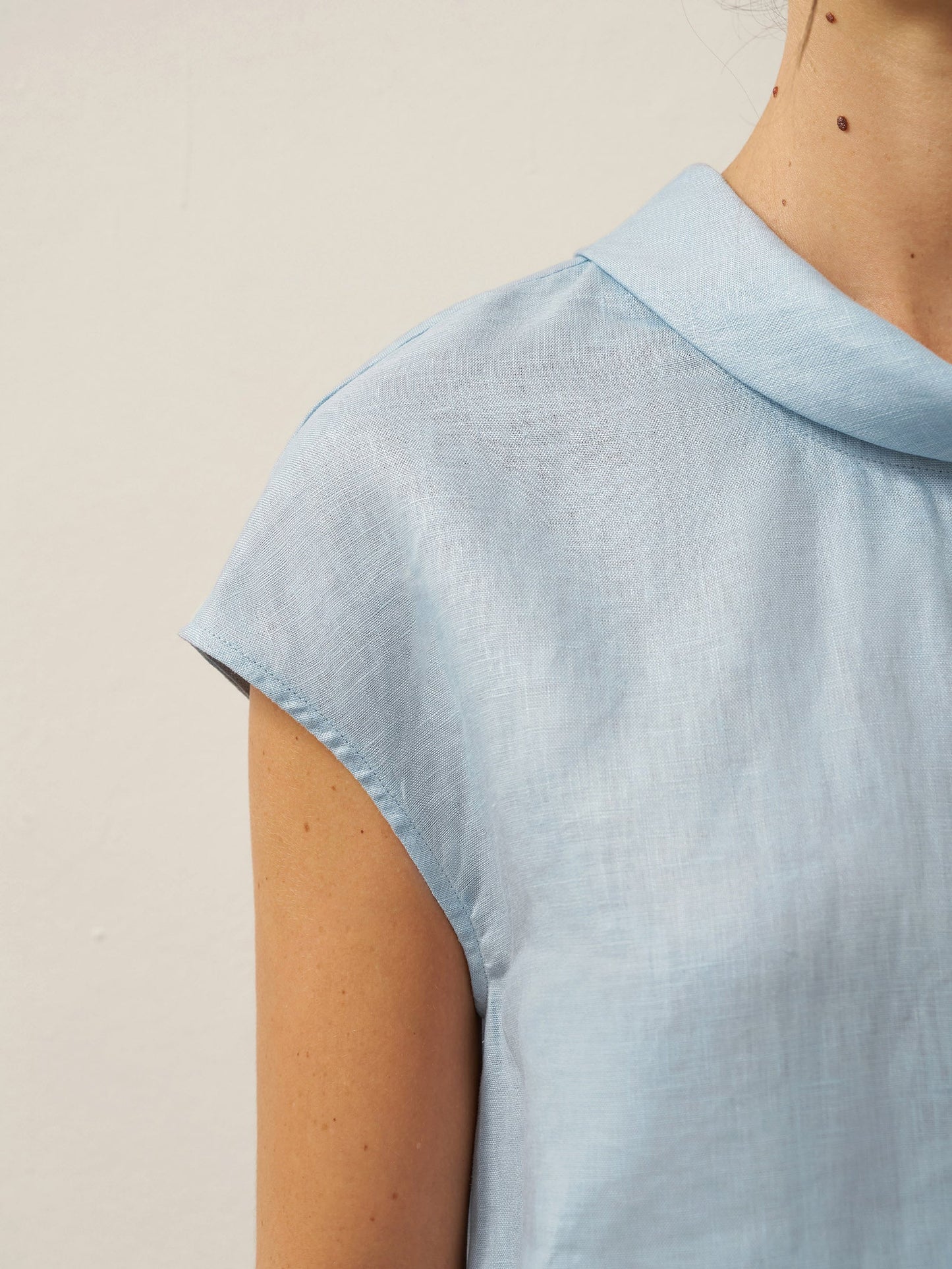 IVONNE | Blusa de lino con cuello camisero